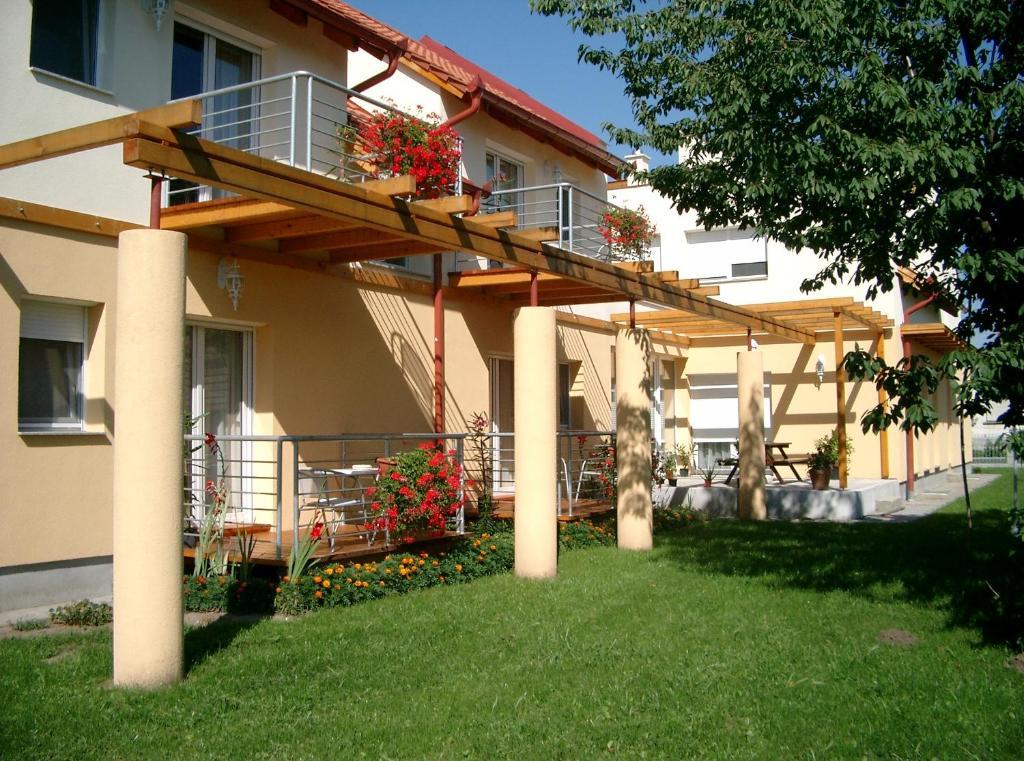 Luca Apartments ซาลาคาโรส ภายนอก รูปภาพ